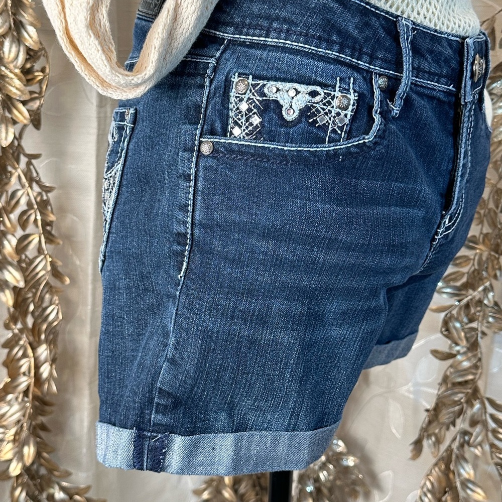 Women's‎ Denim Shorts with Embroidered Pockets - Picture 5 of 11